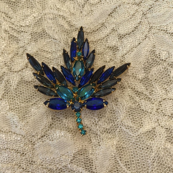 Julianna DeLizza Jewelry - Julianna Delizza Vintage Crystal Leaf Brooch